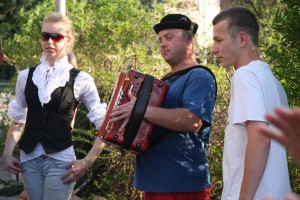 Stavanie maja Opatova nad Vahom 30.4 (11)