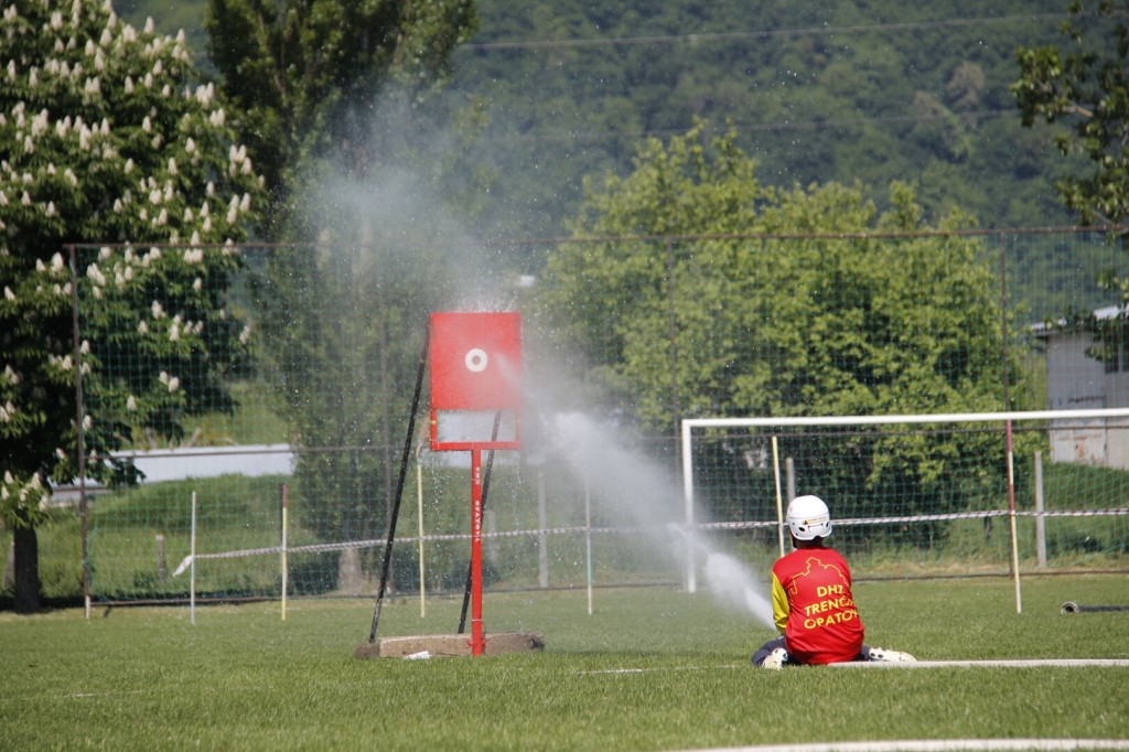 Sutaz DHZ 16,5,2015 Simona Krajcovicova (35)
