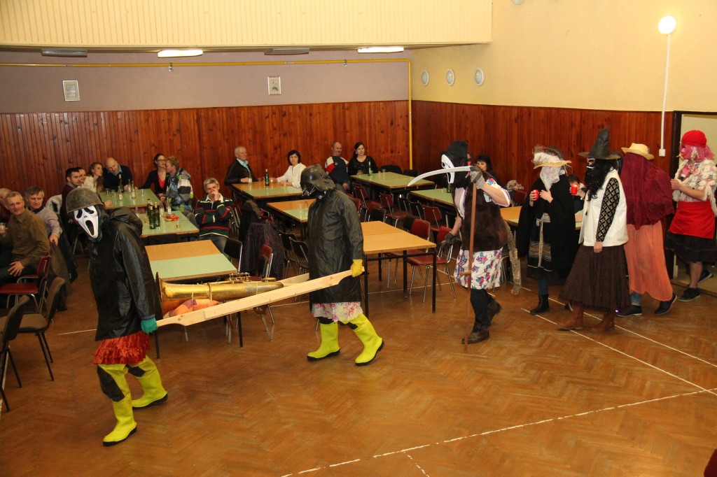 Pochovavanie basy 9.2.2016 J.K  (128)