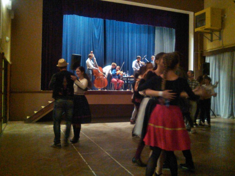 folklorovica-1102016-l-l-3