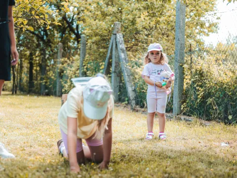 Deň detí vo farskej záhrade v Opatovej – fotografia 18