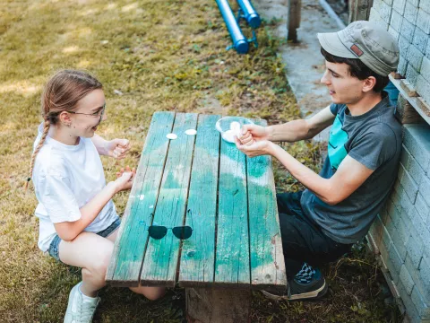 Deň detí vo farskej záhrade v Opatovej – fotografia 16